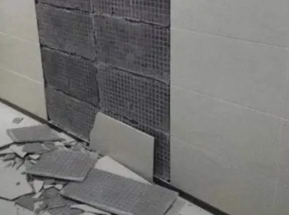 原阳瓷砖空鼓维修公司分享下原阳墙砖松动维修的知识